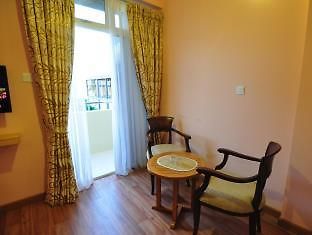 โคมาส ลอดจ์ Hotel มาเล ภายนอก รูปภาพ