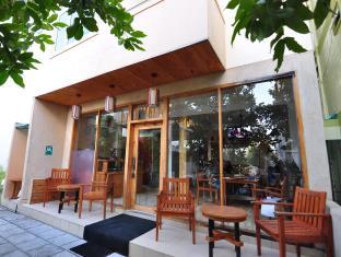 โคมาส ลอดจ์ Hotel มาเล ภายนอก รูปภาพ