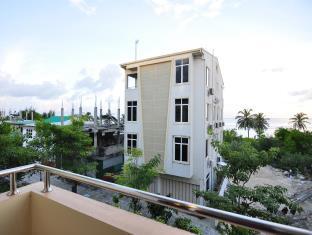 โคมาส ลอดจ์ Hotel มาเล ภายนอก รูปภาพ